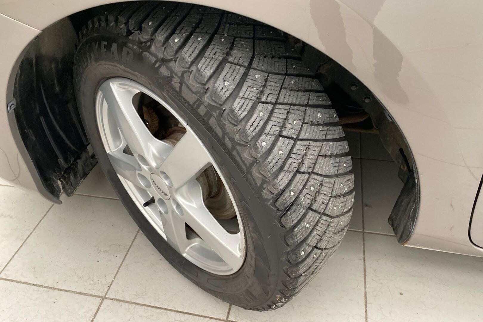 TOYOTA Auris 2013