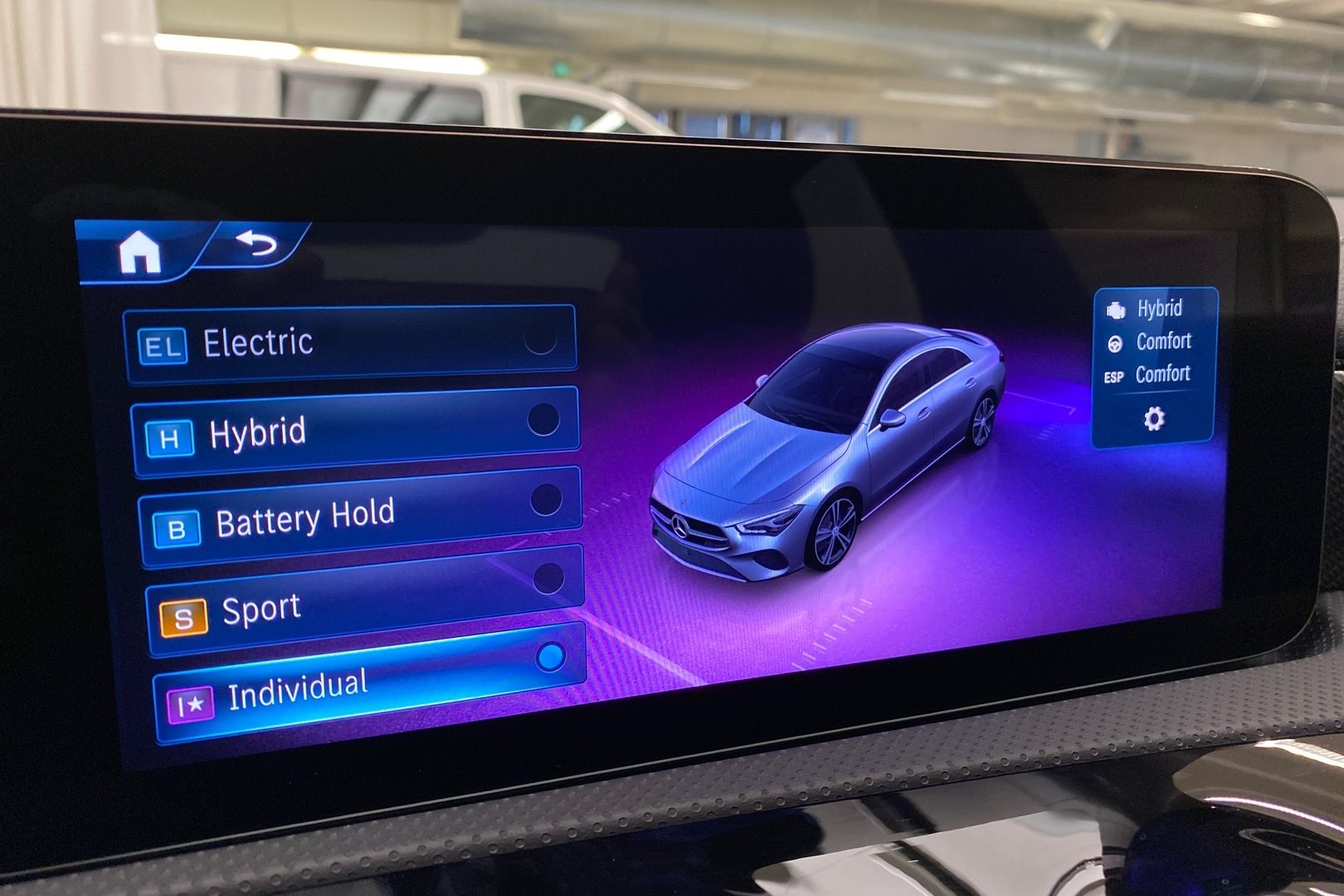 MERCEDES-BENZ CLA 2024