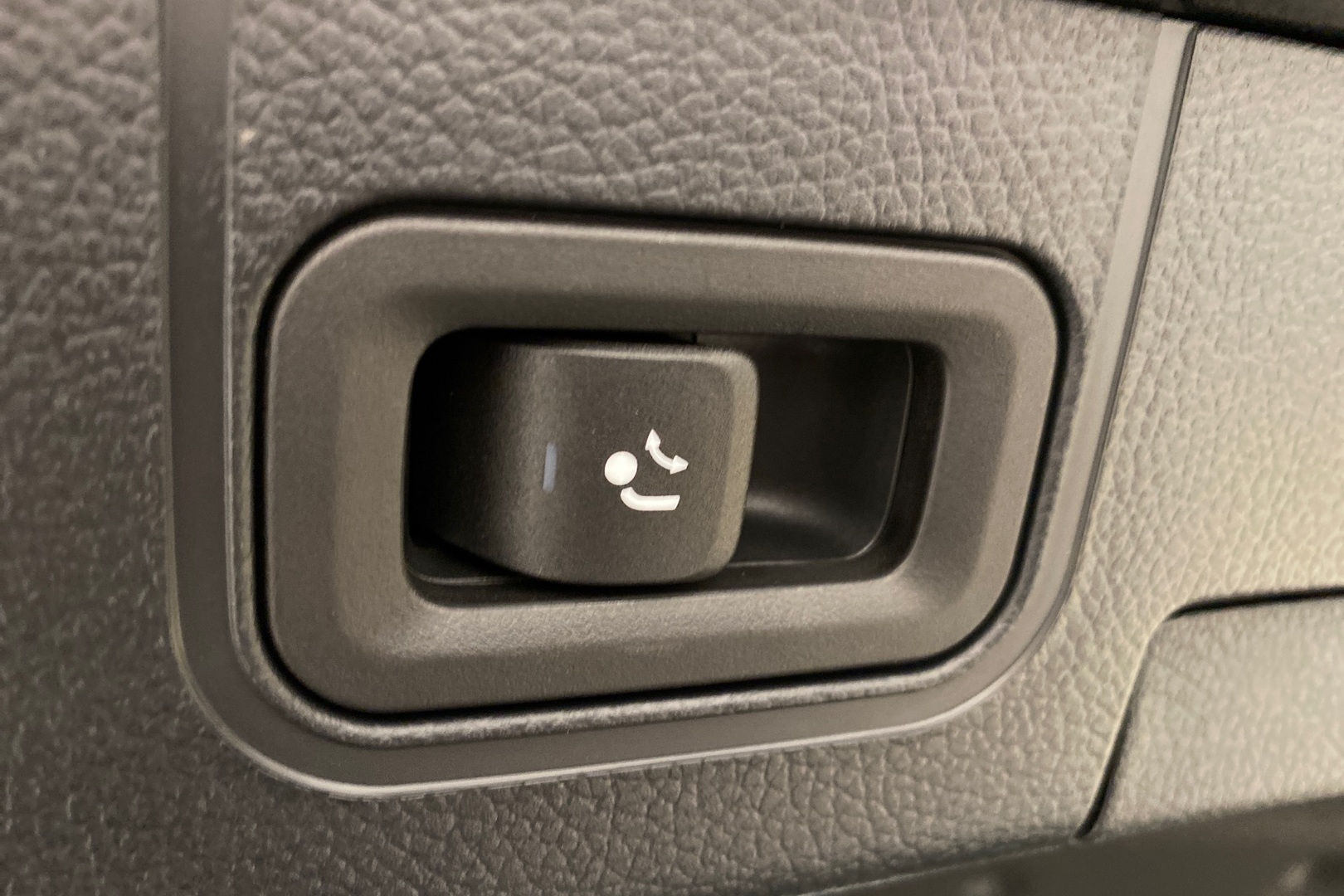 MERCEDES-BENZ CLA 2024