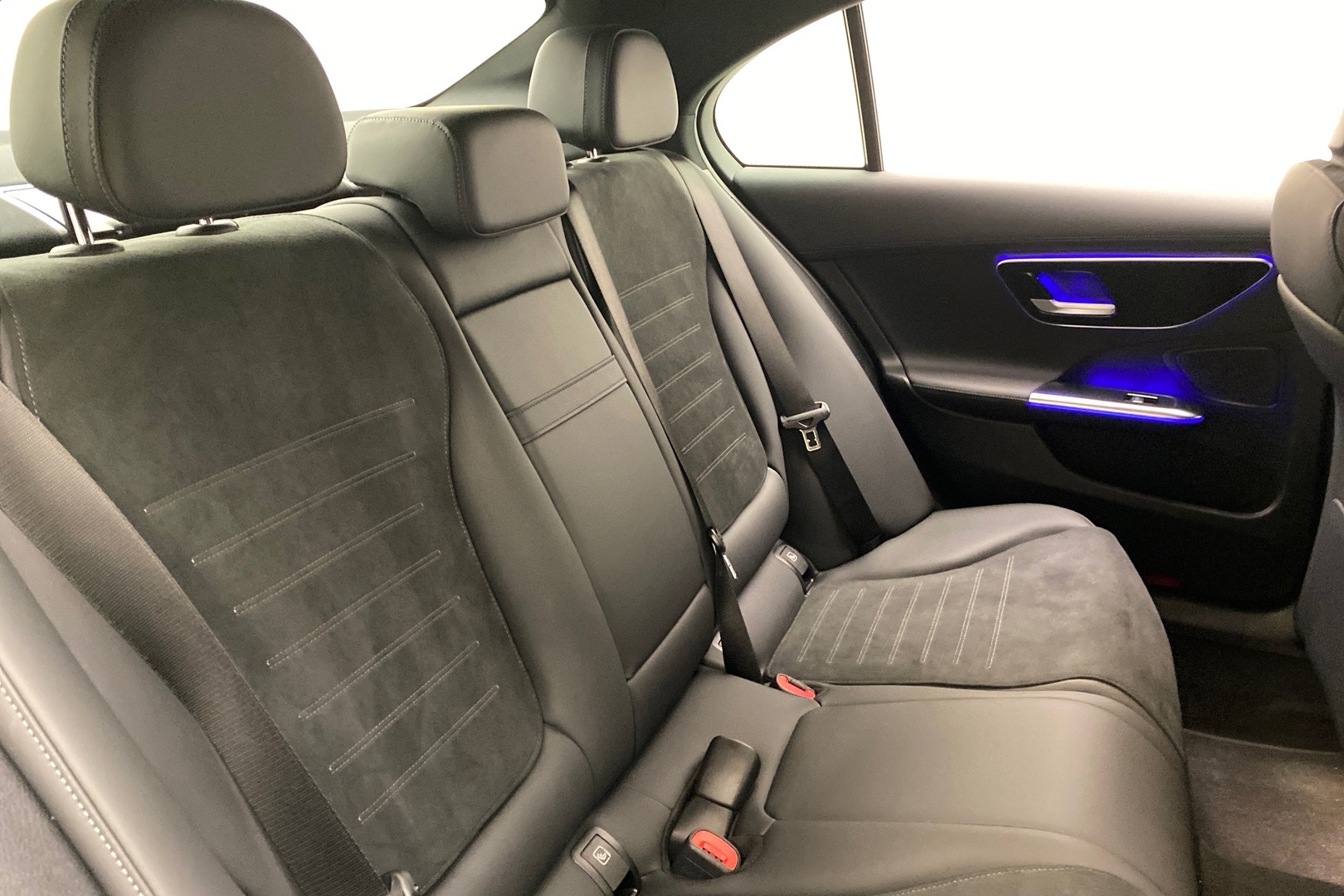 MERCEDES-BENZ C 2025