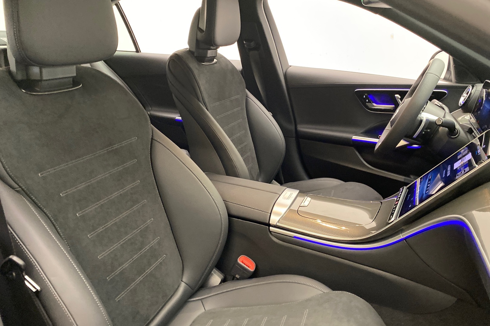 MERCEDES-BENZ C 2025