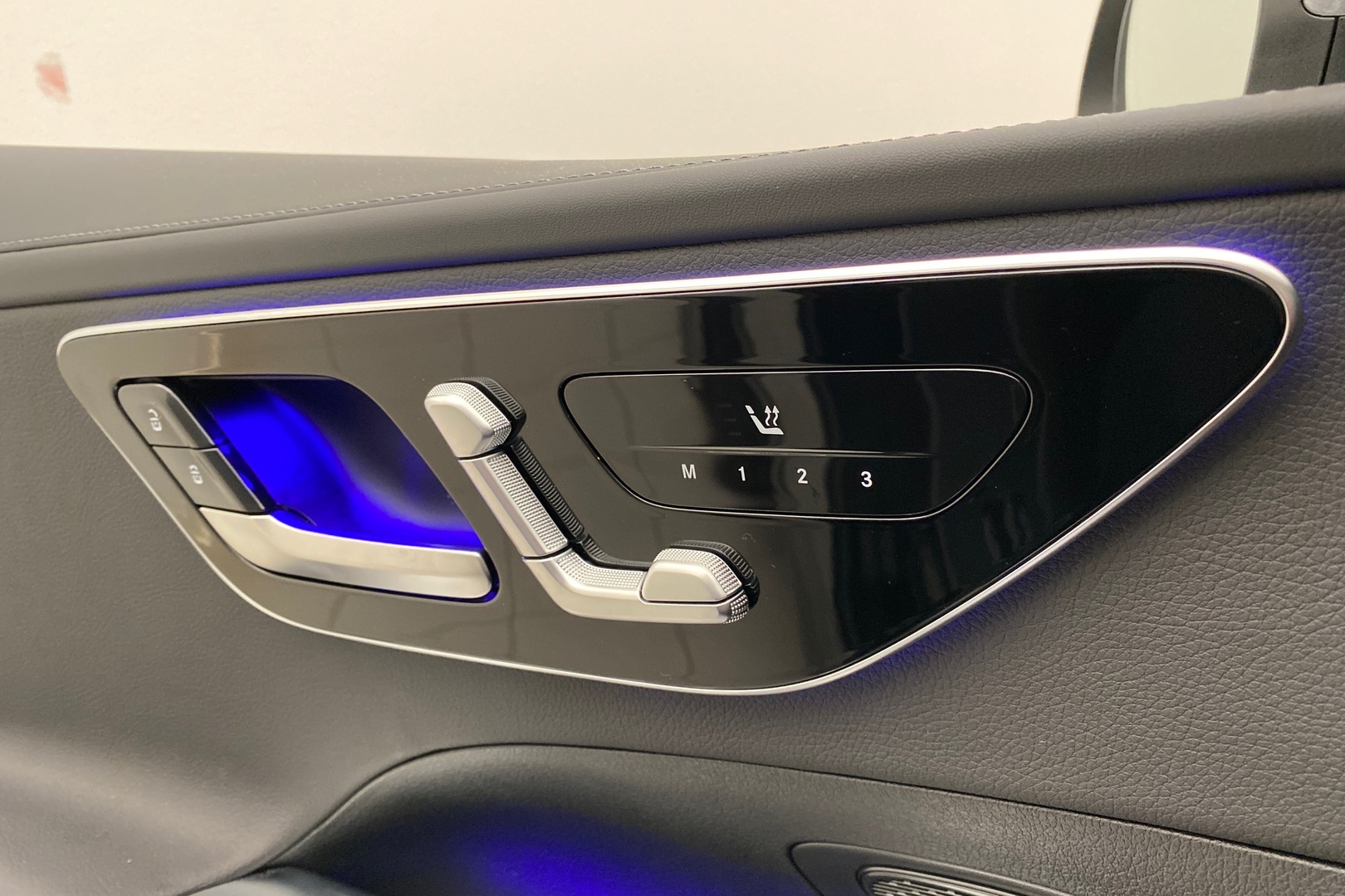 MERCEDES-BENZ C 2025