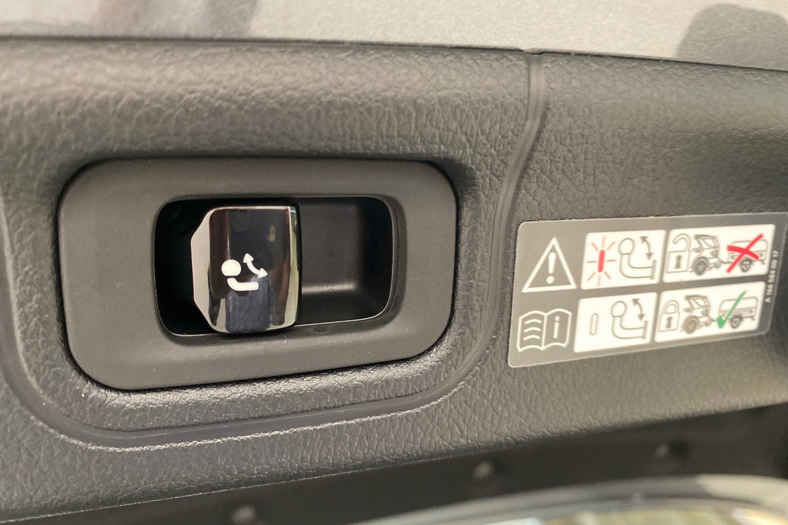 MERCEDES-BENZ C 2025