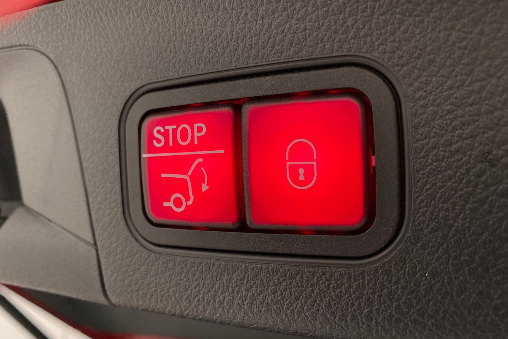 MERCEDES-BENZ EQA 2025