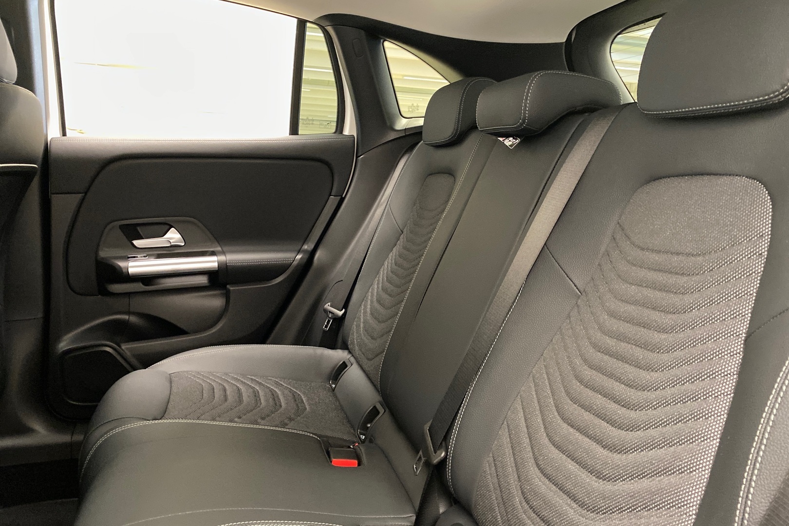 MERCEDES-BENZ GLA 2024