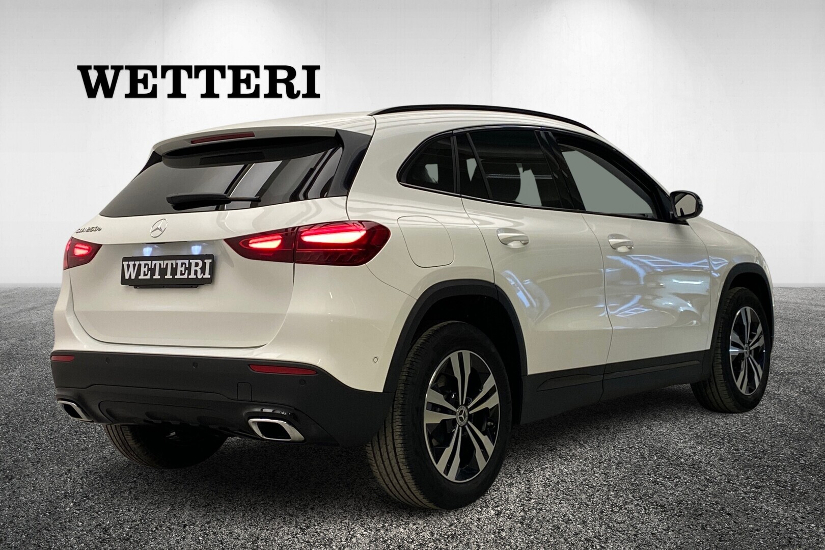 MERCEDES-BENZ GLA 2024