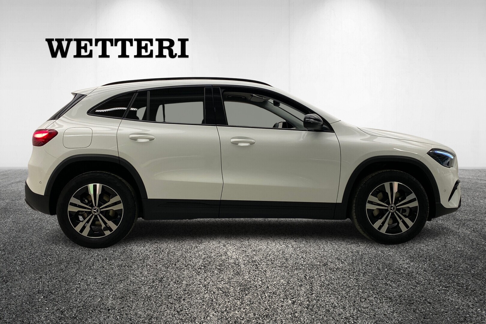 MERCEDES-BENZ GLA 2024