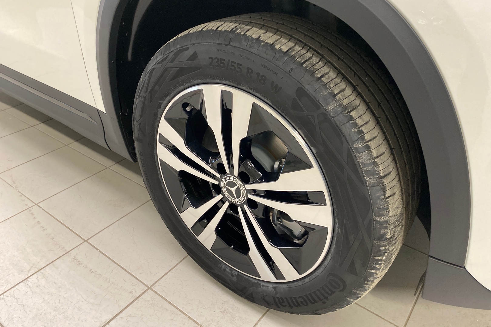 MERCEDES-BENZ GLA 2024