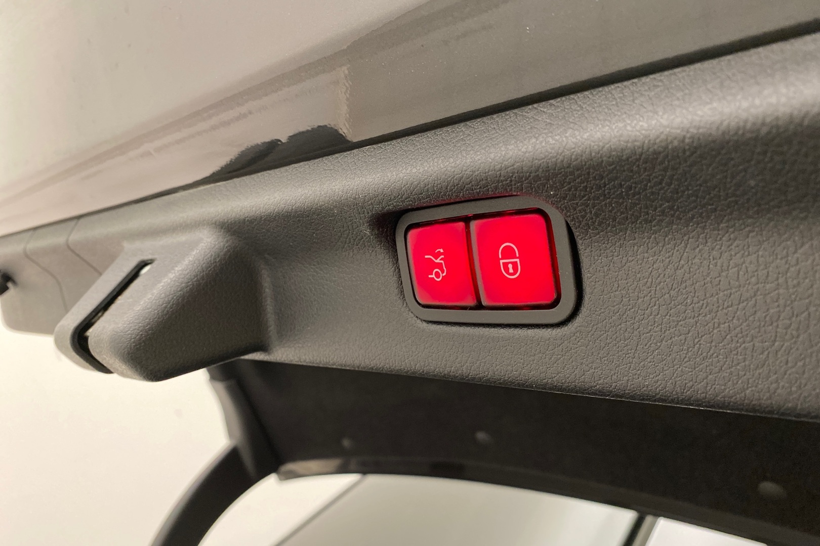 MERCEDES-BENZ EQE 2022