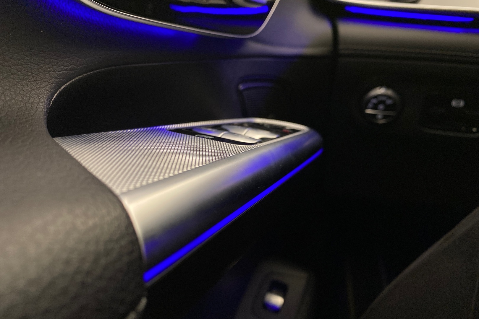 MERCEDES-BENZ EQE 2022