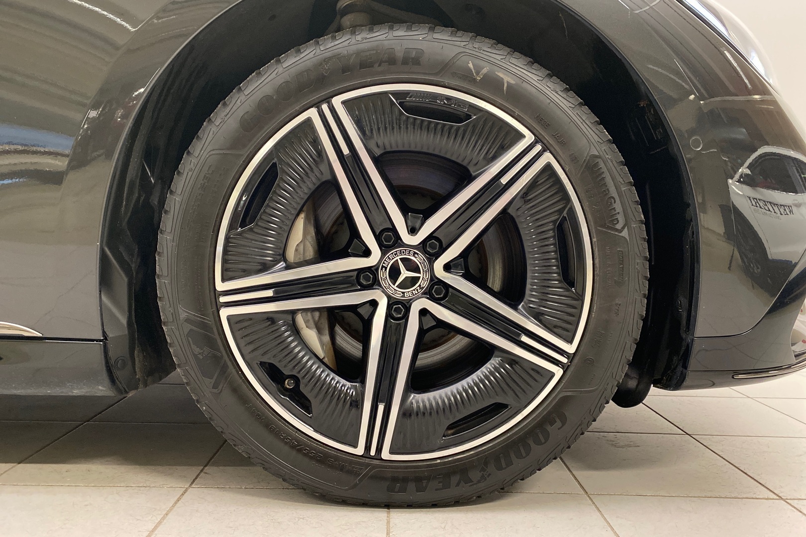 MERCEDES-BENZ EQE 2022