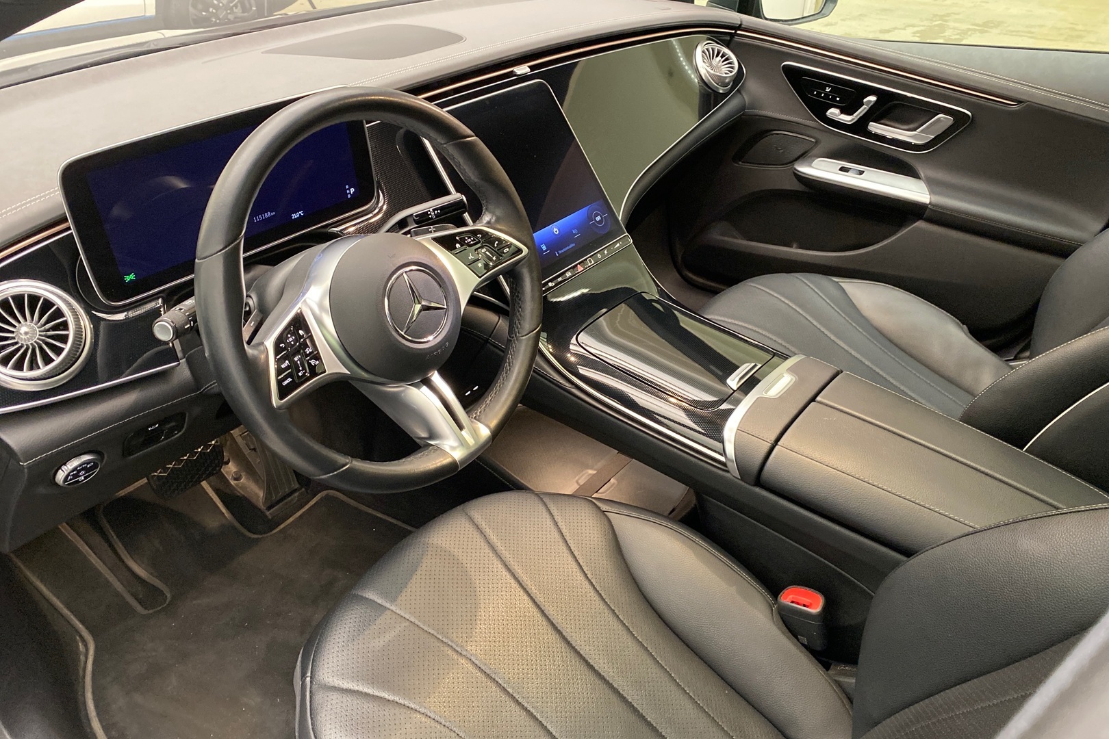 MERCEDES-BENZ EQE 2022