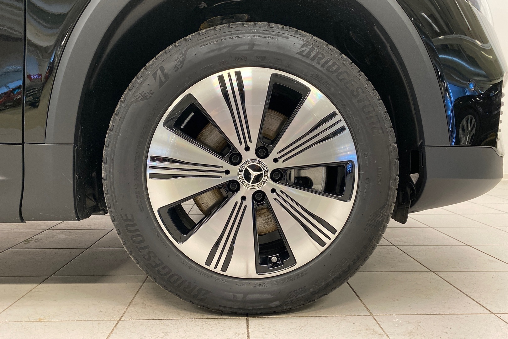 MERCEDES-BENZ EQB 2024