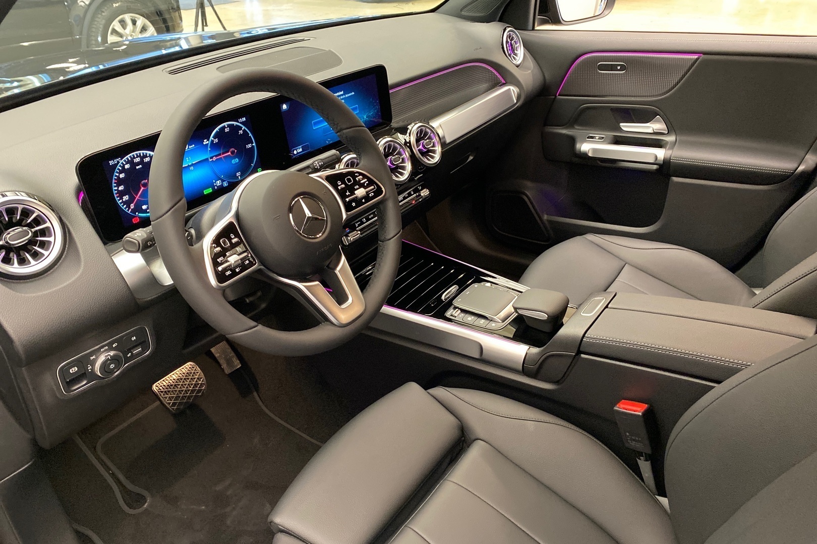 MERCEDES-BENZ EQB 2024