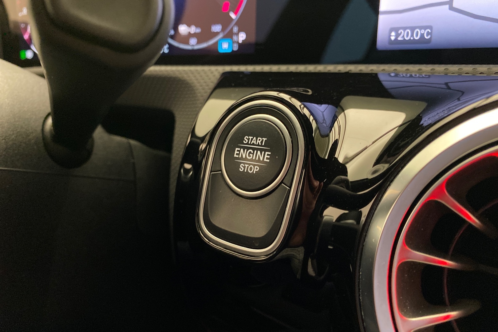 MERCEDES-BENZ CLA 2024