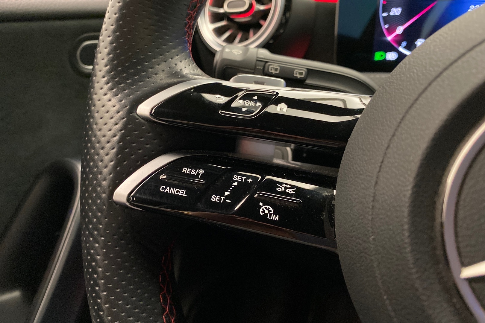 MERCEDES-BENZ CLA 2024