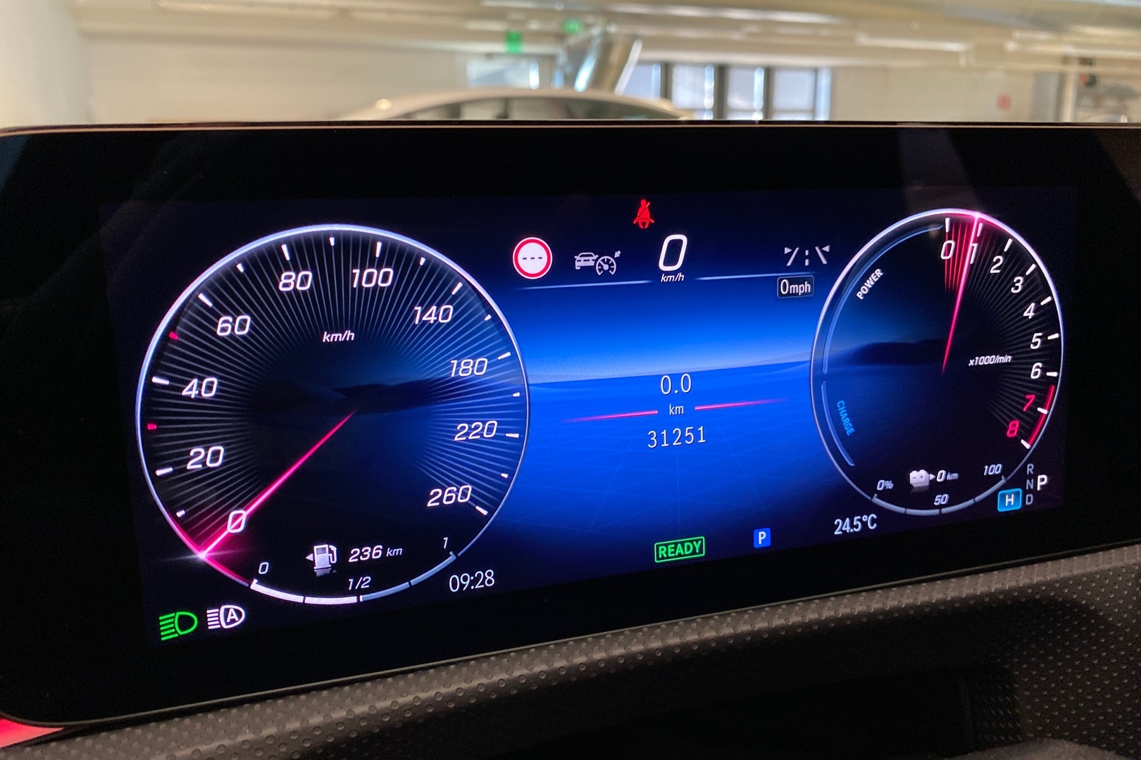 MERCEDES-BENZ CLA 2024