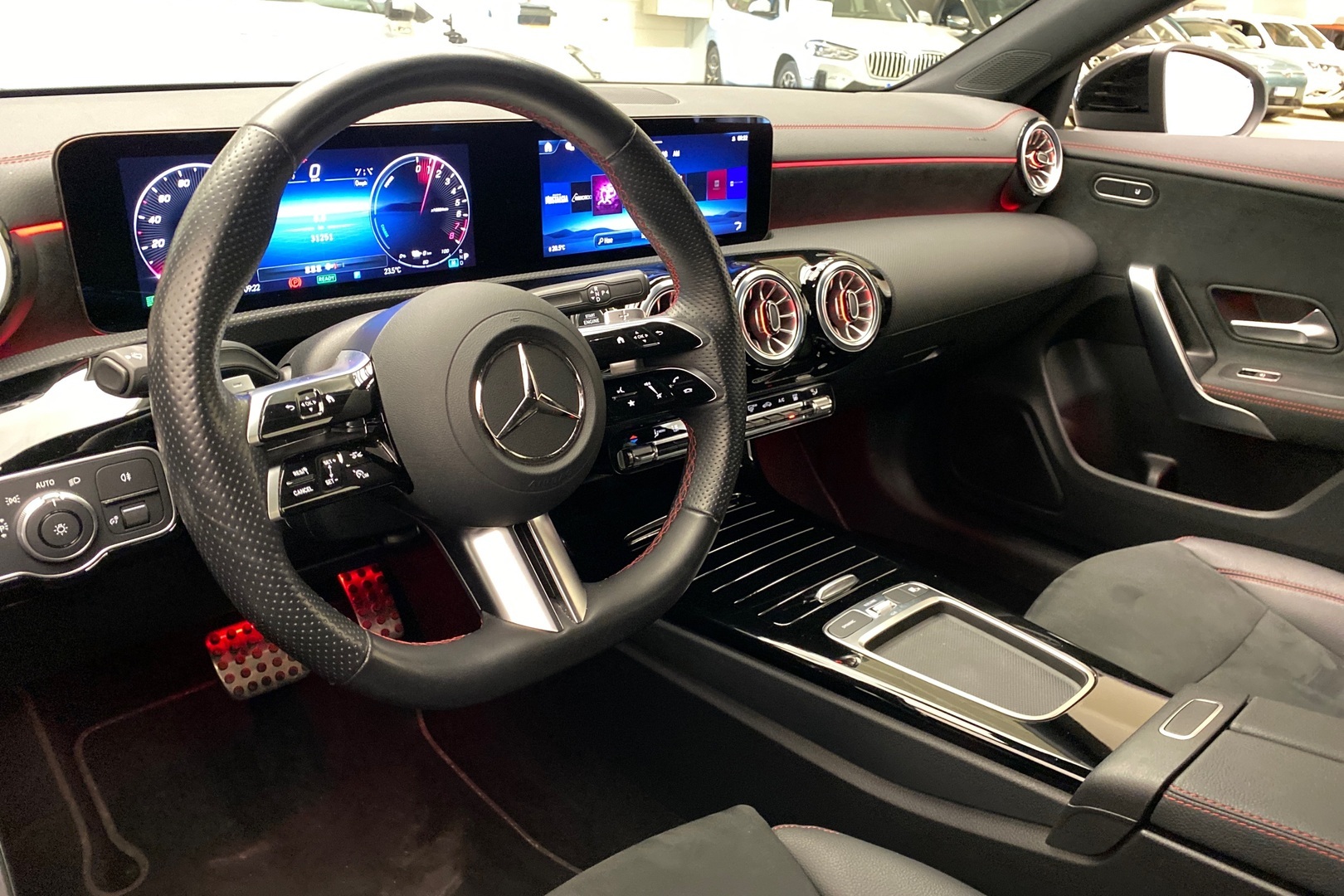 MERCEDES-BENZ CLA 2024