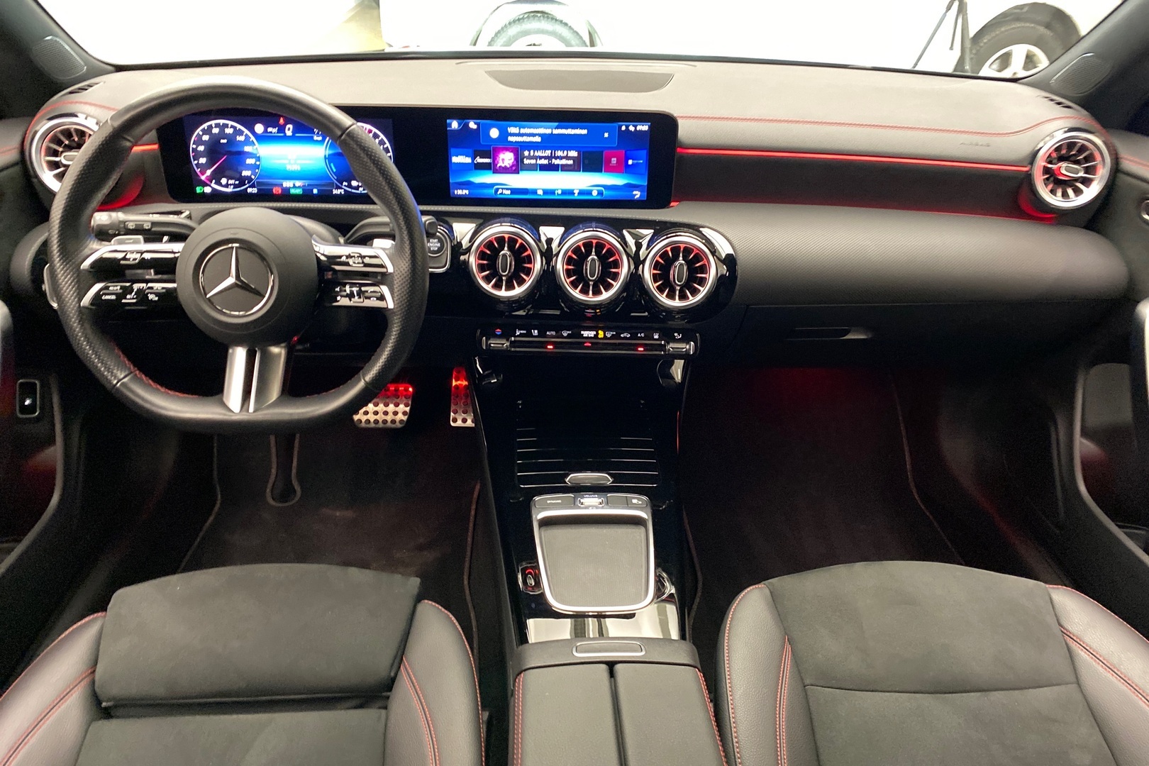 MERCEDES-BENZ CLA 2024
