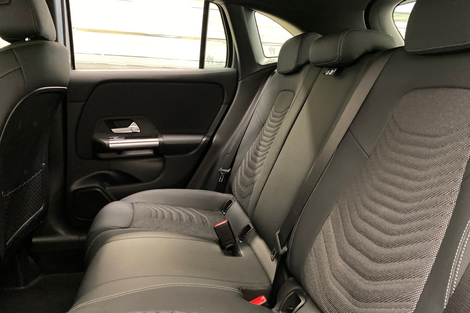 MERCEDES-BENZ GLA 2025