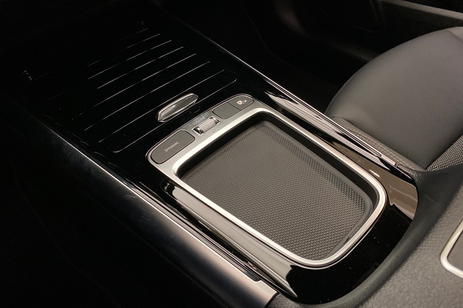 MERCEDES-BENZ GLA 2025