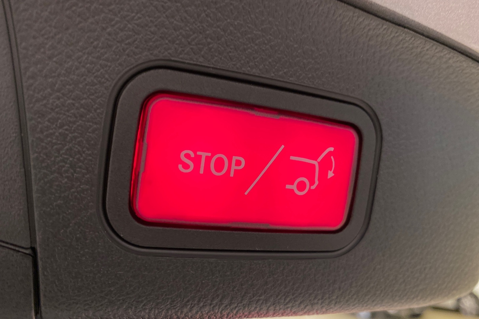 MERCEDES-BENZ GLA 2025