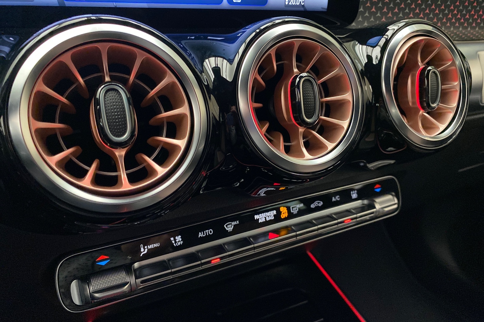 MERCEDES-BENZ EQB 2024