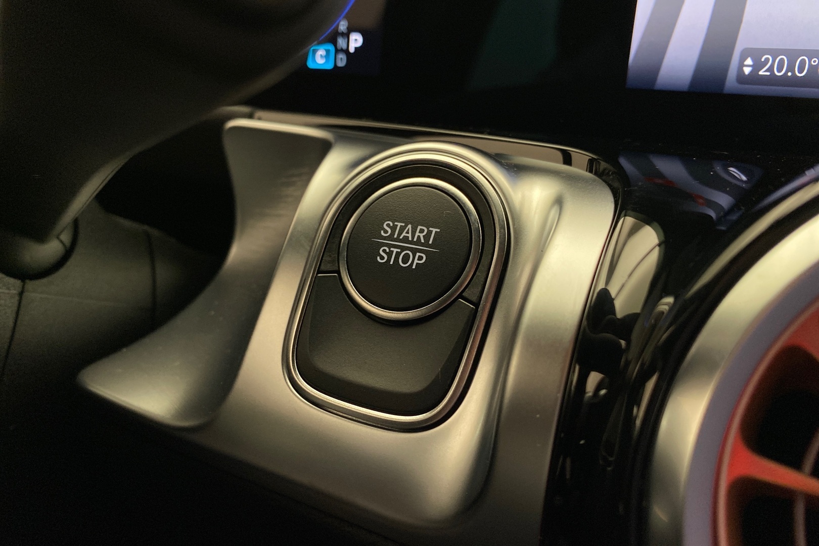 MERCEDES-BENZ EQB 2024