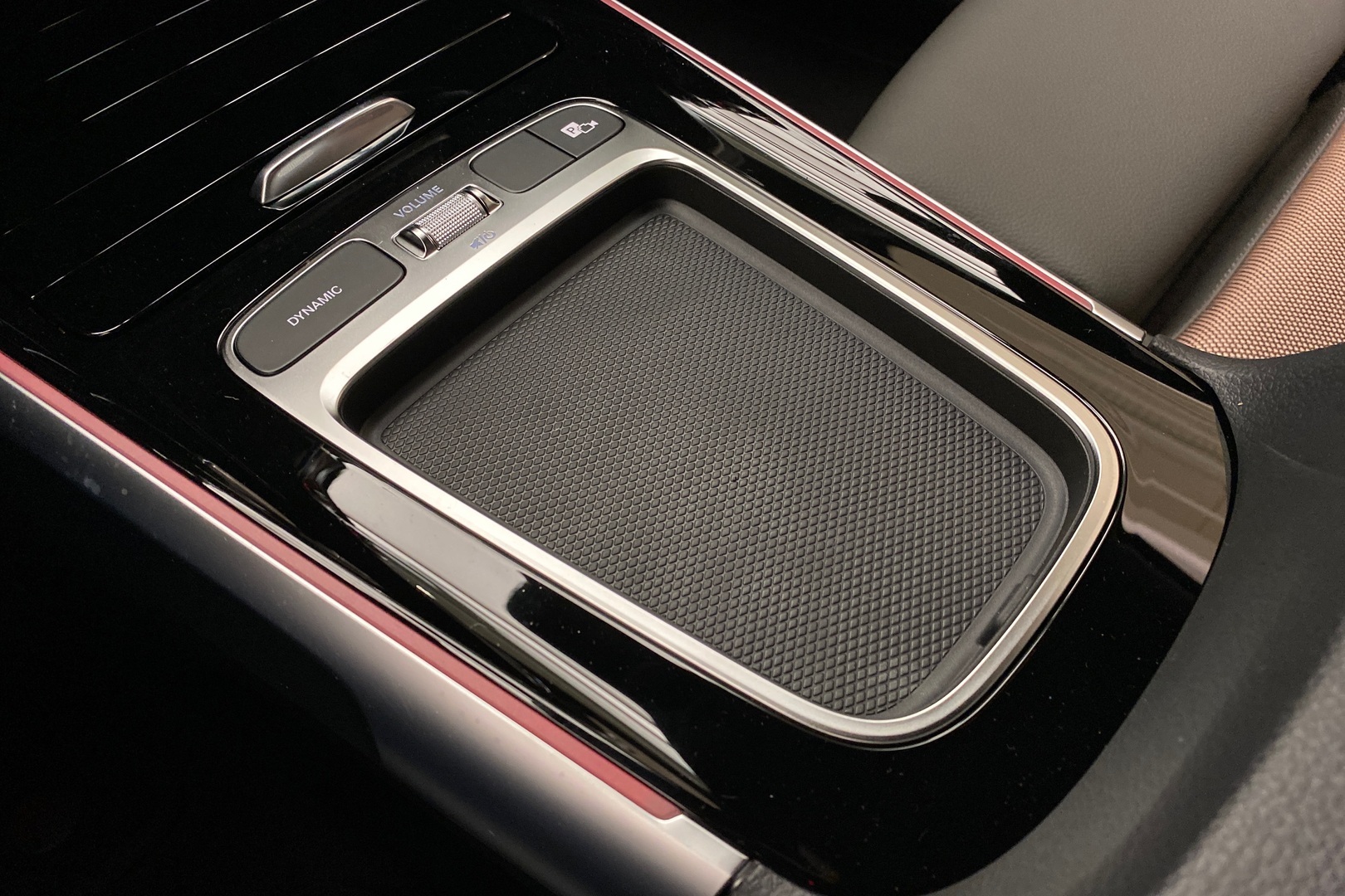 MERCEDES-BENZ EQB 2024