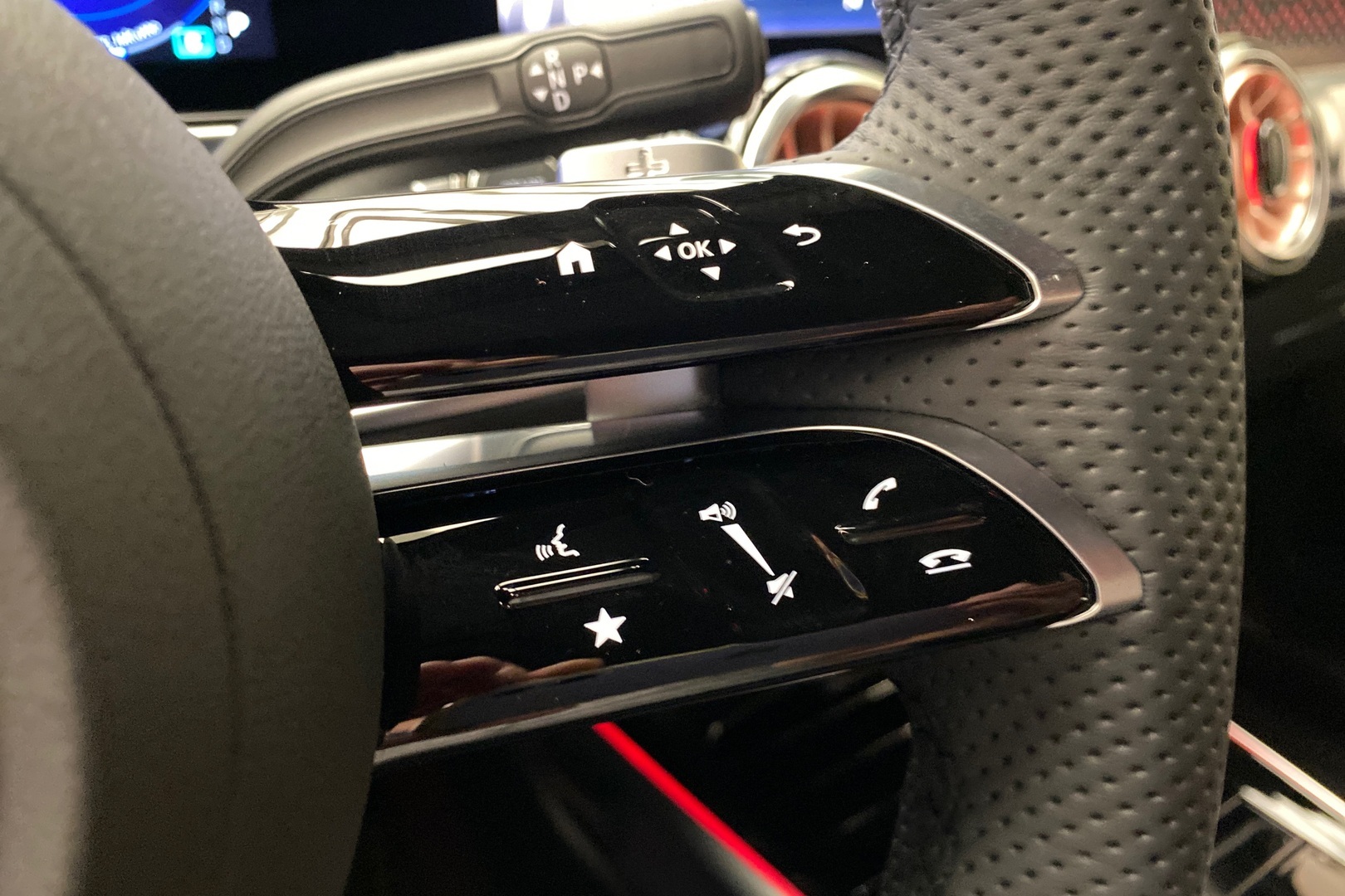 MERCEDES-BENZ EQB 2024