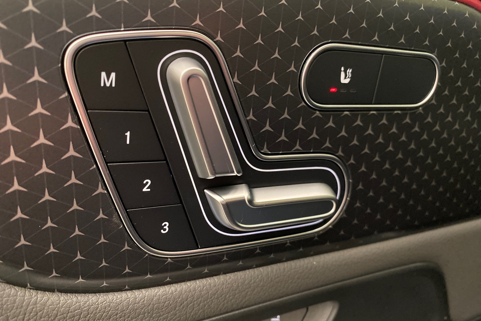 MERCEDES-BENZ EQB 2024