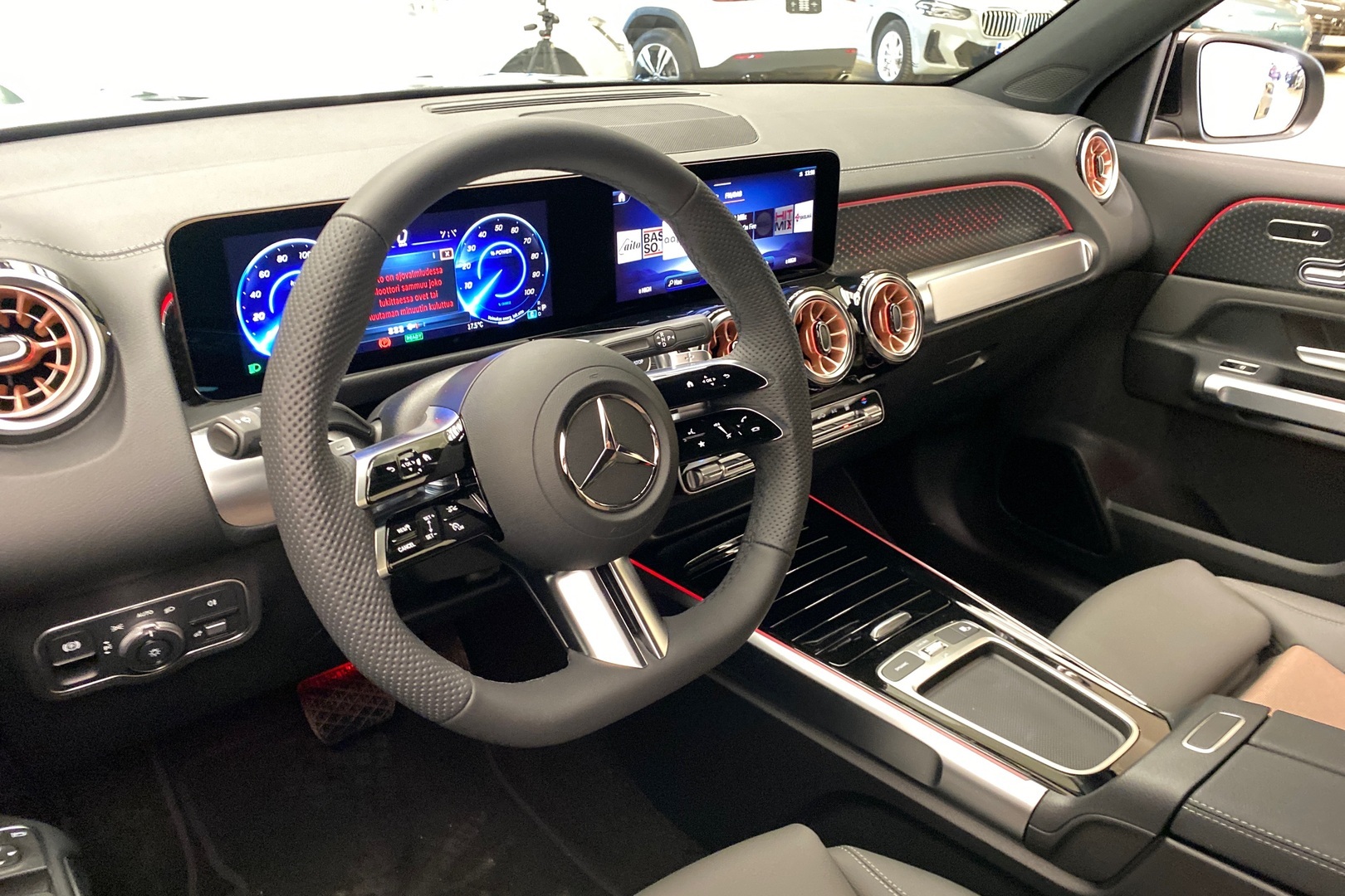 MERCEDES-BENZ EQB 2024