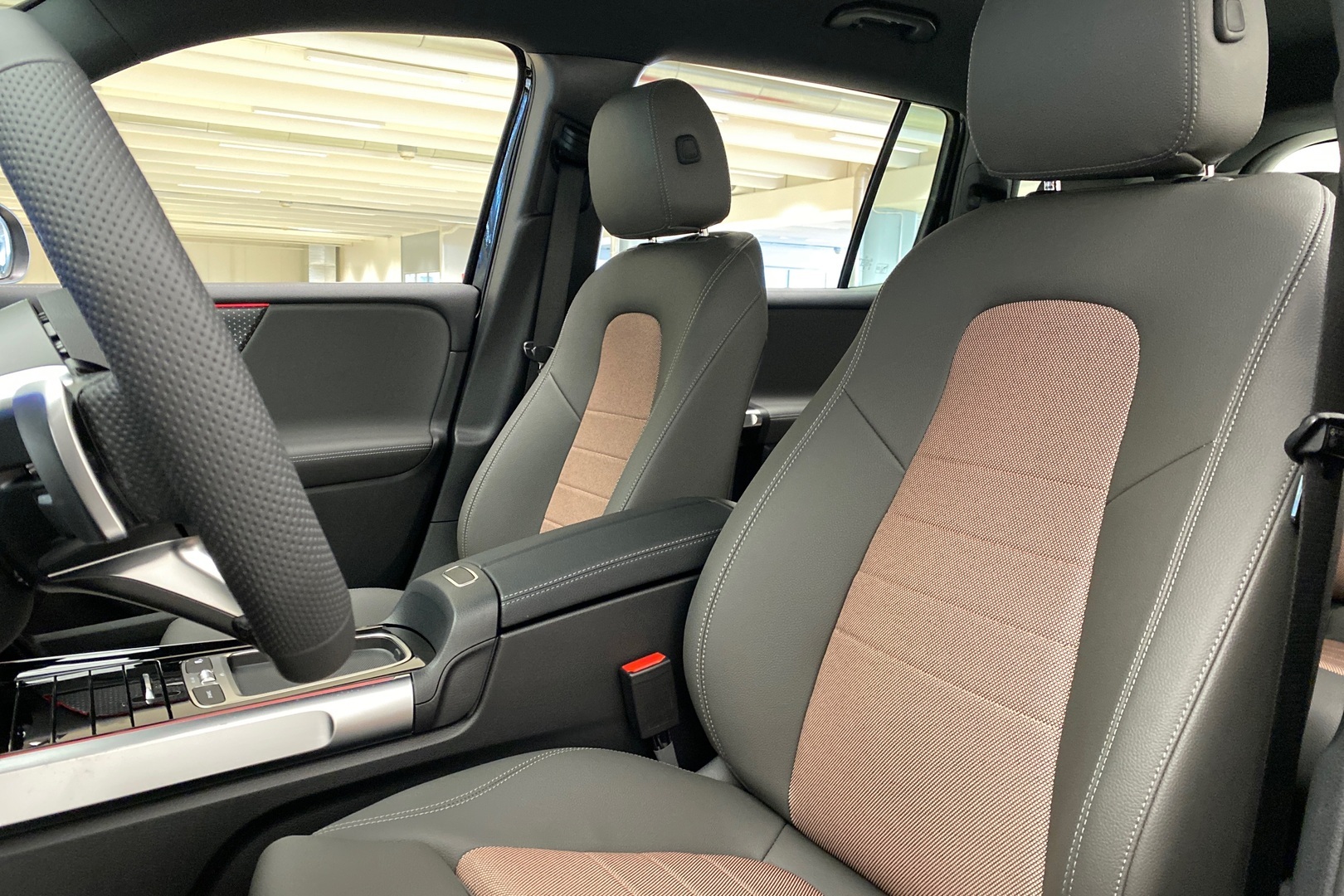 MERCEDES-BENZ EQB 2024