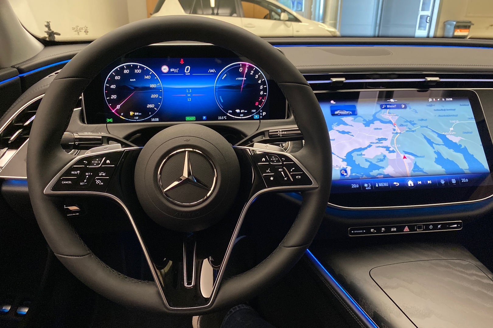 MERCEDES-BENZ E 2026