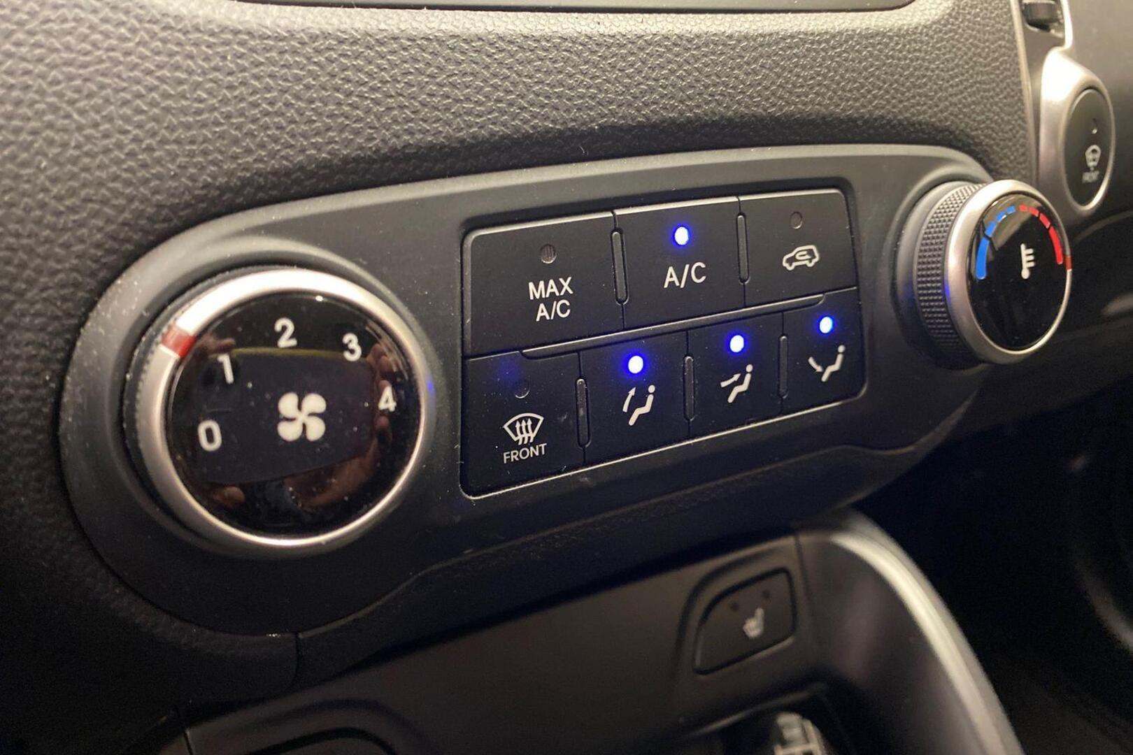 HYUNDAI ix35 2012
