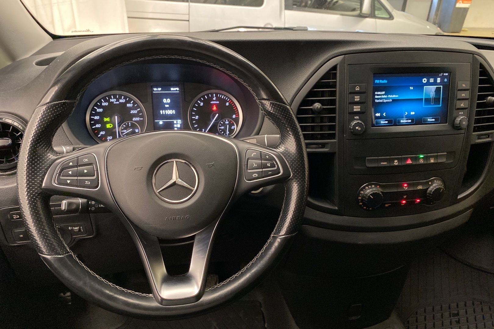 MERCEDES-BENZ Vito 2023