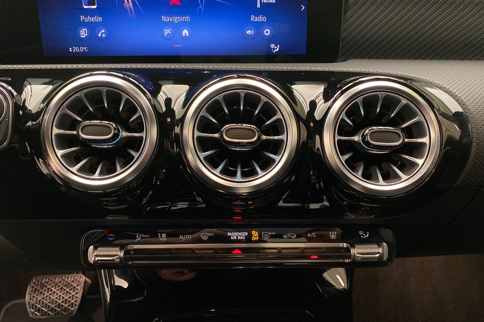 MERCEDES-BENZ CLA 2023