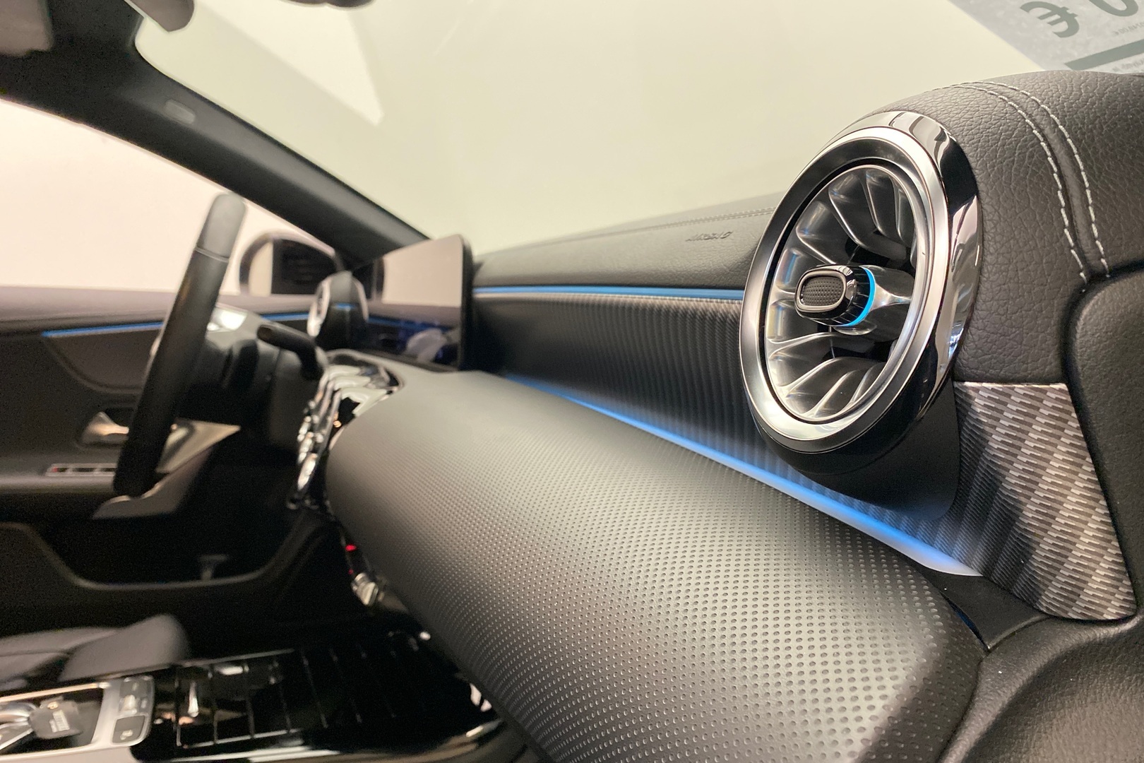 MERCEDES-BENZ CLA 2023
