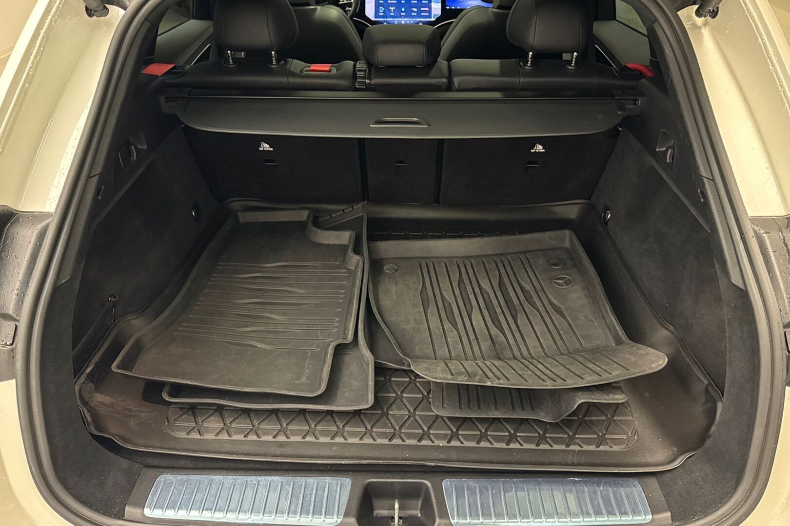 MERCEDES-BENZ EQE SUV 2023