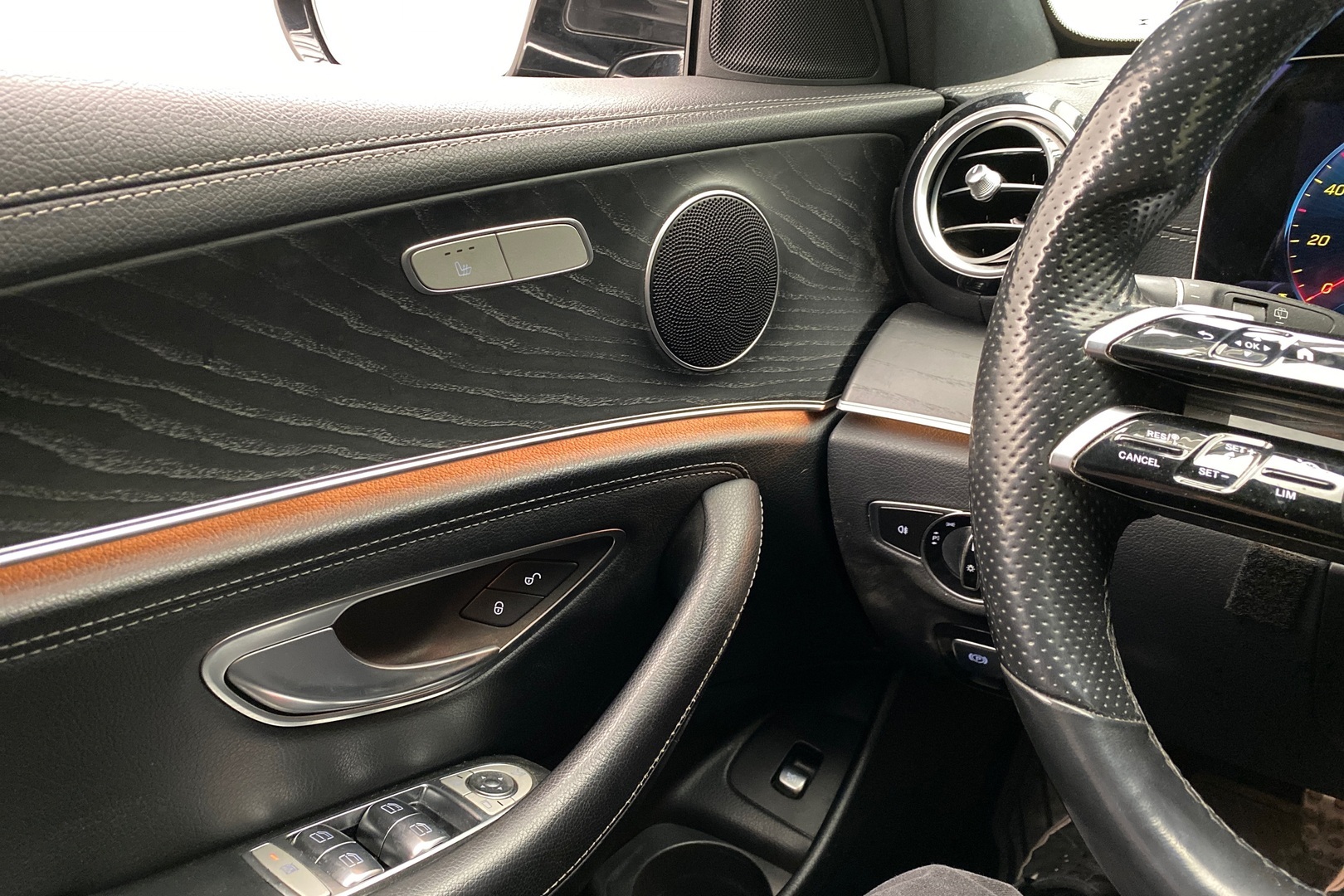 MERCEDES-BENZ E 2021