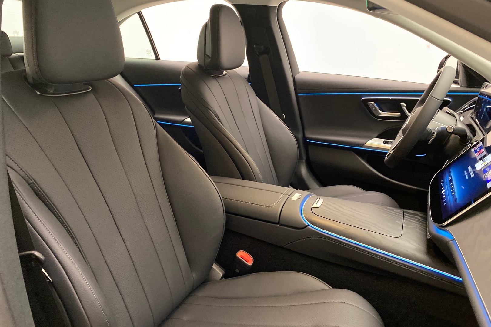 MERCEDES-BENZ E 2025