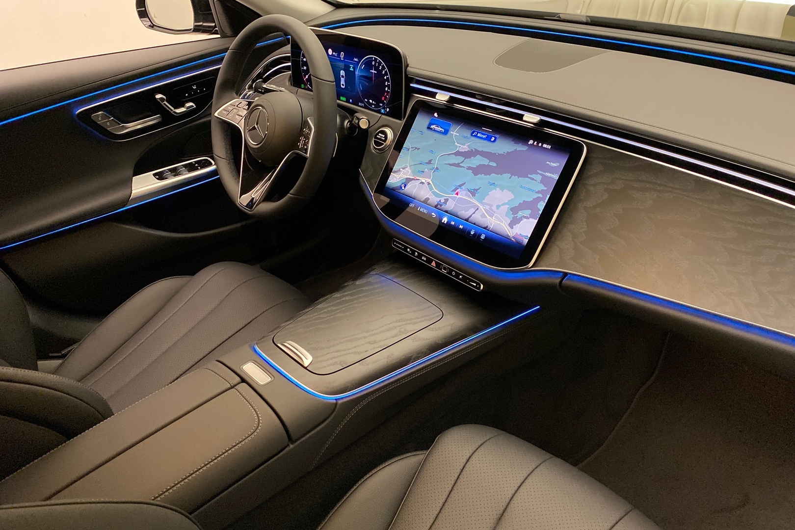 MERCEDES-BENZ E 2025