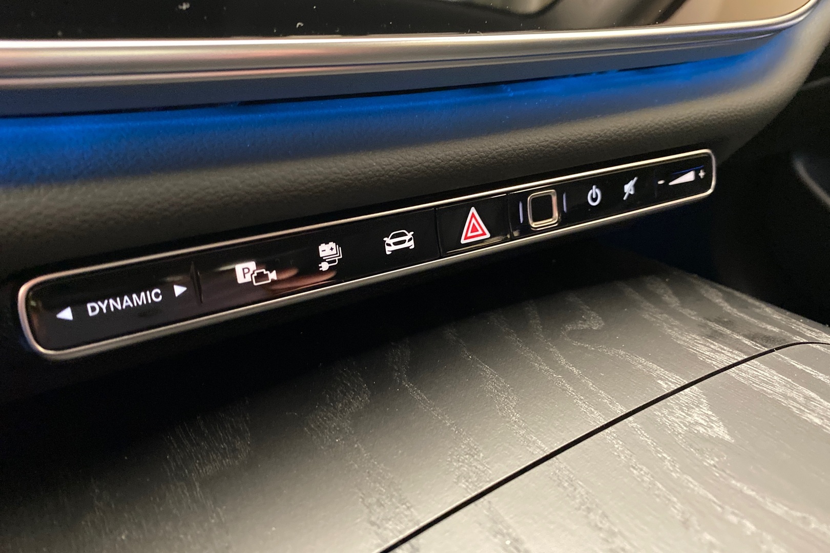 MERCEDES-BENZ E 2025