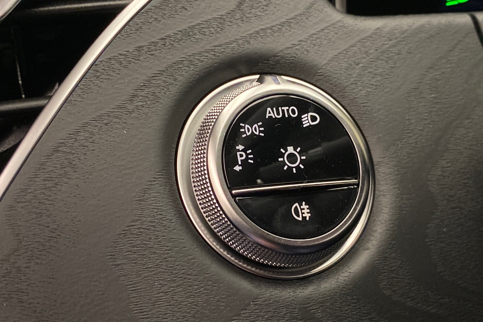 MERCEDES-BENZ E 2025