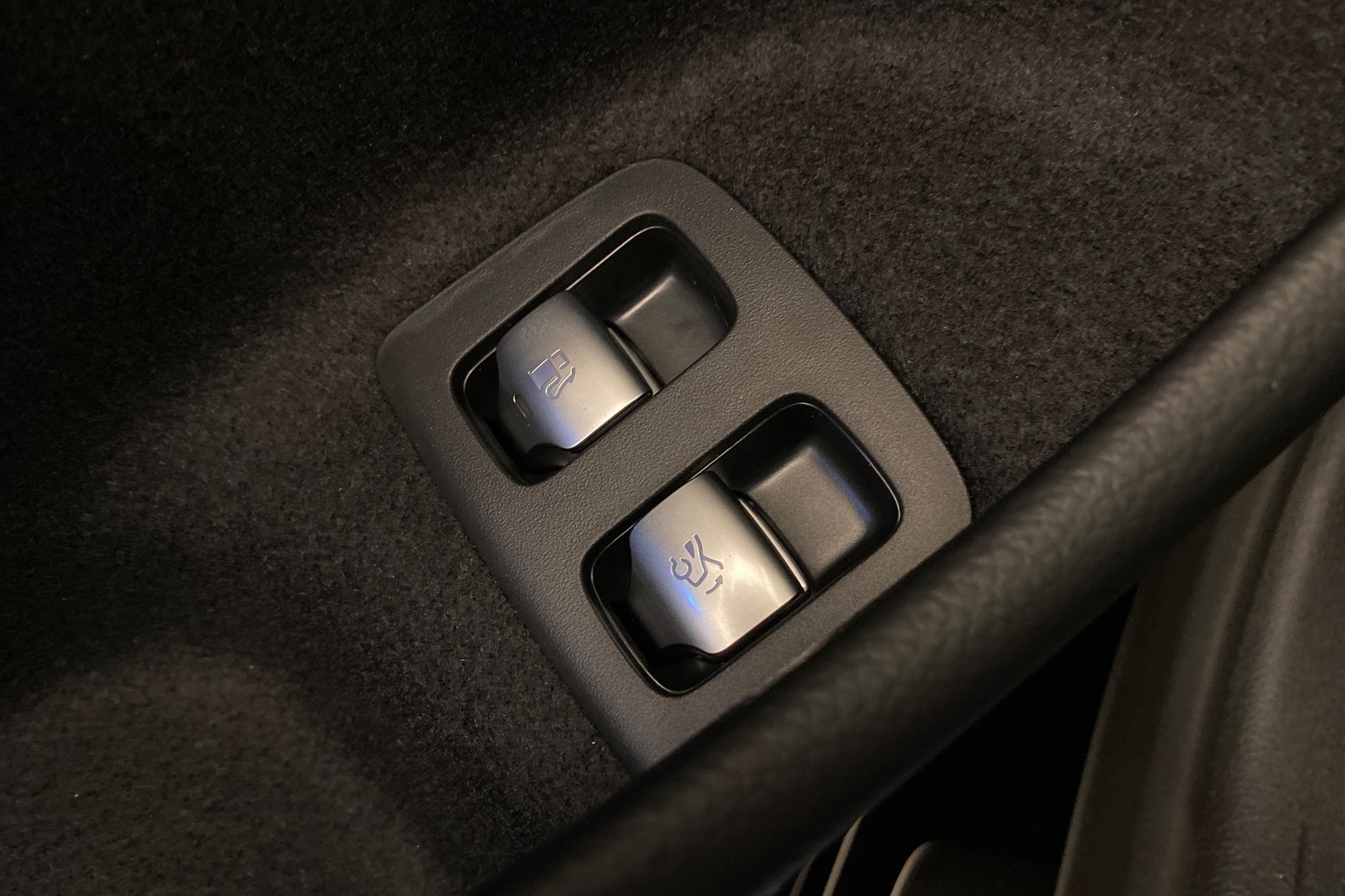 MERCEDES-BENZ E 2025