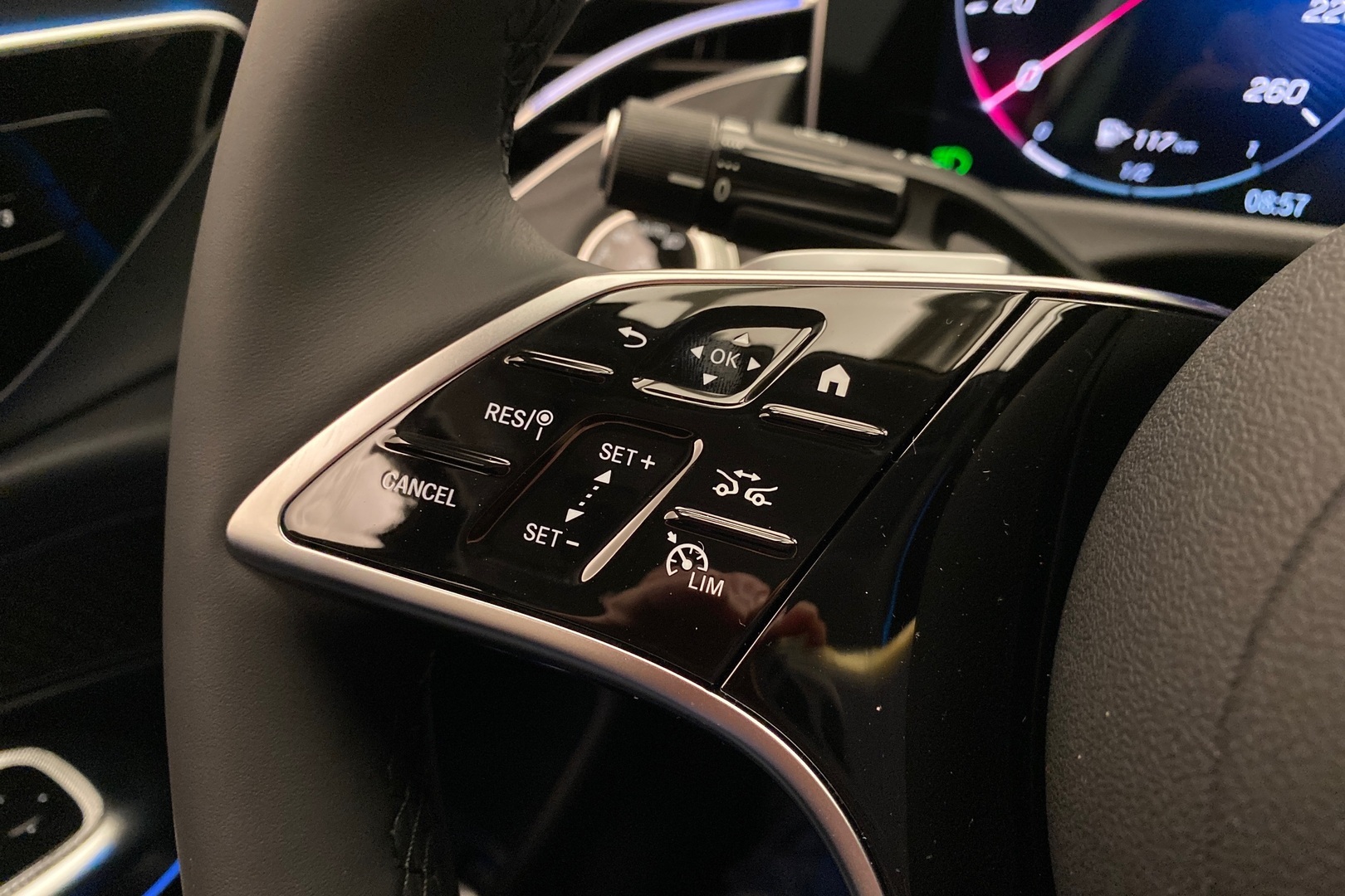 MERCEDES-BENZ E 2025