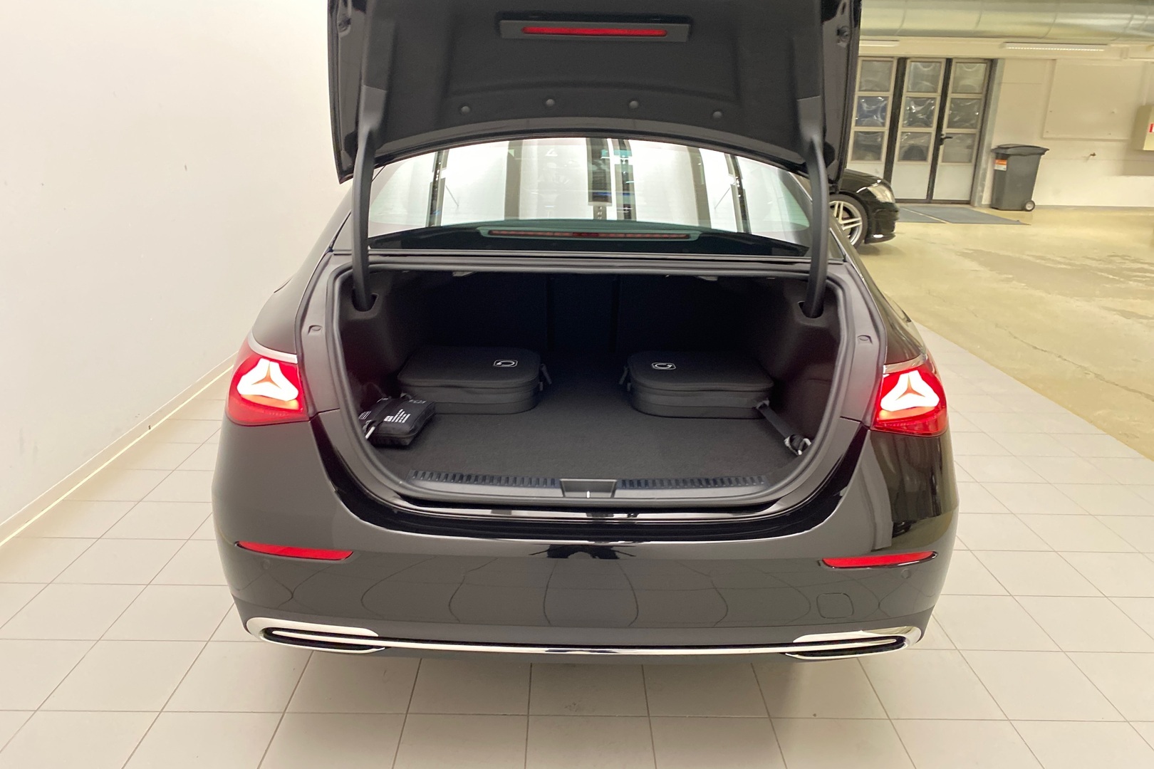 MERCEDES-BENZ E 2025