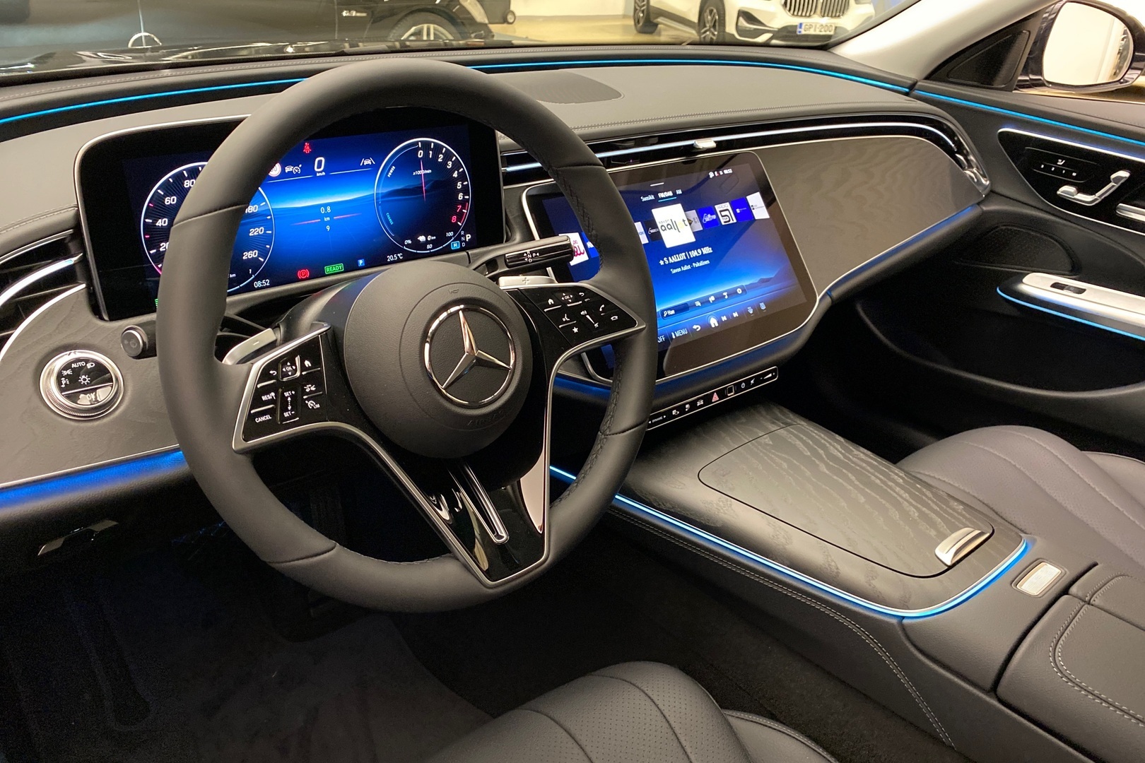 MERCEDES-BENZ E 2025