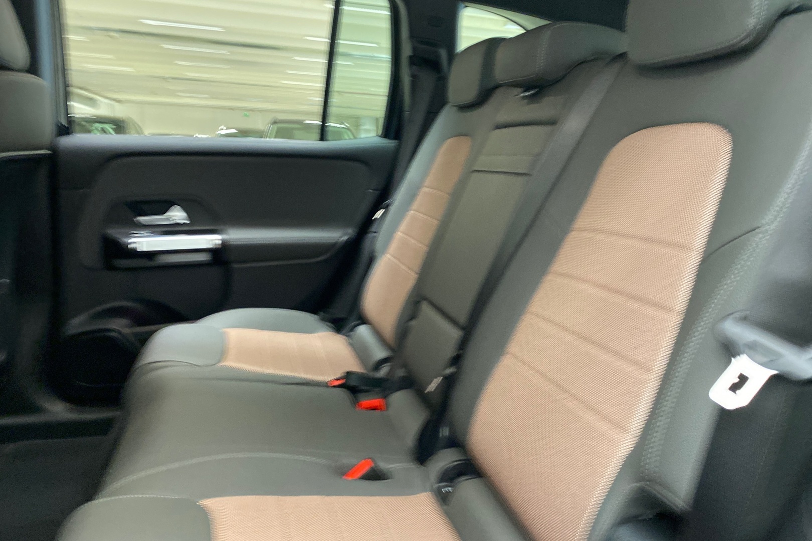 MERCEDES-BENZ EQB 2025
