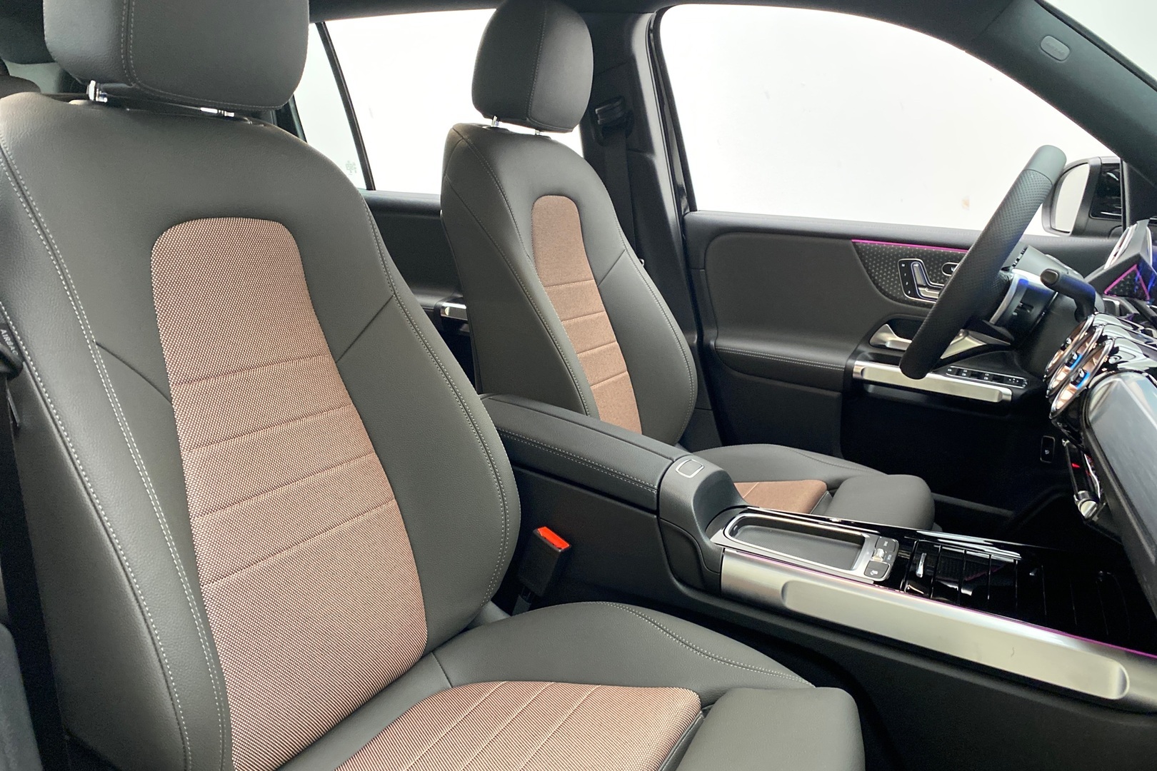 MERCEDES-BENZ EQB 2025